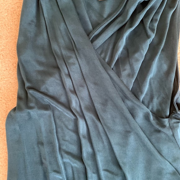 Ann Taylor Cross Over Sleeveless Blouse - Picture 3 of 4